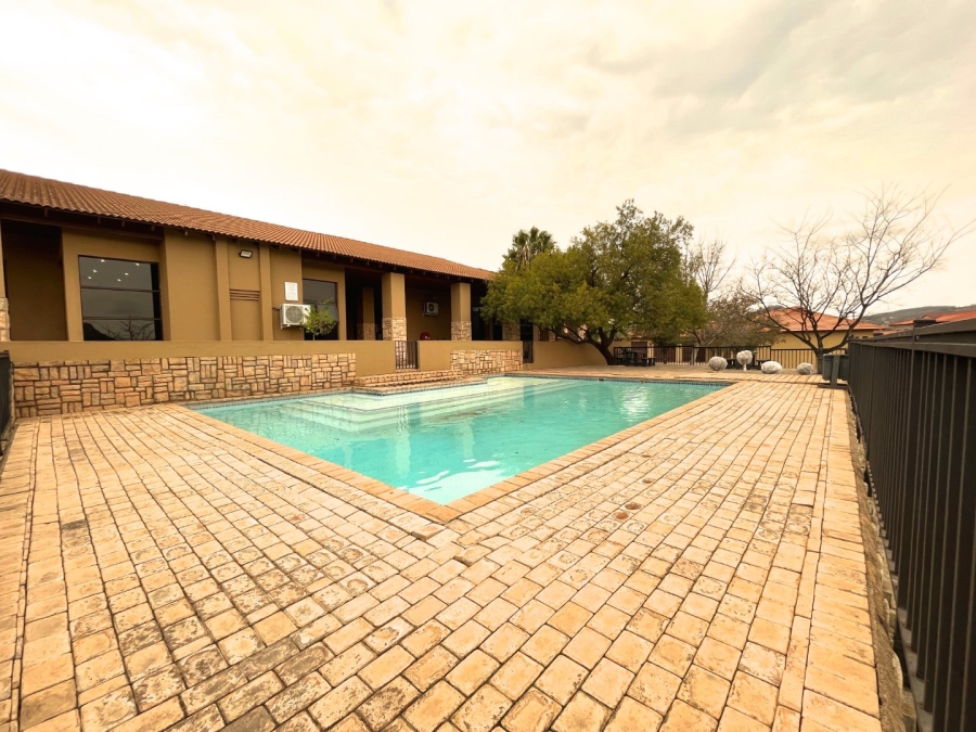 5 Bedroom Property for Sale in Birdwood Estate North West
